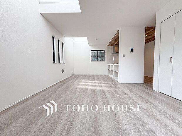 空気感という居心地の良いBGMは、暮らしのステージを彩り、心のやすらぎと満足感を与えてくれます。