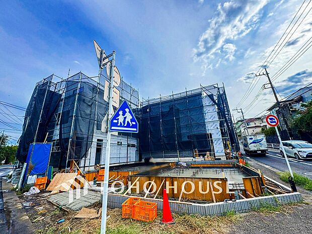 閑静な住宅街の一角、ひと時のくつろぎが生まれ、ゆっくりと愛着が育まれていきます。