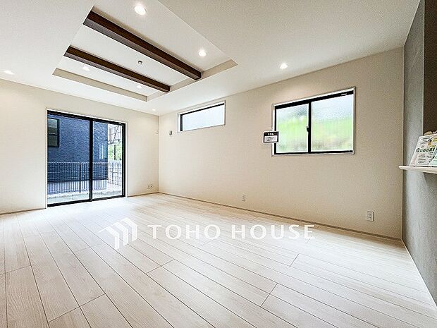 落ち着いた雰囲気に包まれた伸びやかな空間で、ゆったりと家族団らんの時間を過ごせます。