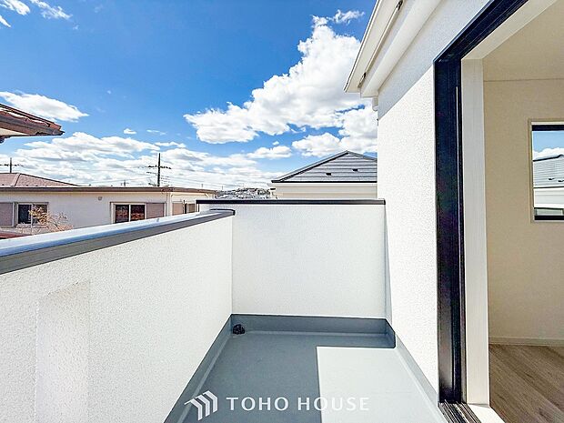 お部屋にも爽やかな風と暖かく柔らかな日差しが差し込み、毎日の暮らしを豊かに彩ります。