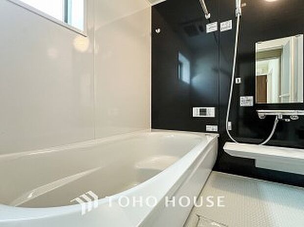 一日の疲れが癒される優雅なバスタイムを堪能できるゆとりあるバスルームです。