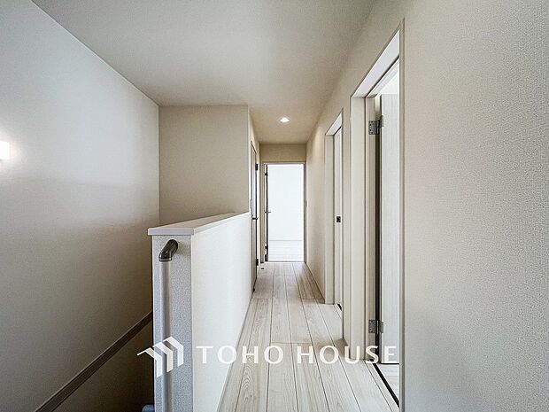 やわらかな陽射しがふりそそぎ、ゆったりした時間が流れる室内。