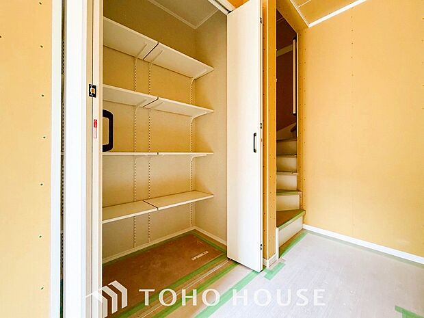 空間を余すところなく有効利用した収納は生活空間をより上質なものにしてくれるでしょう。