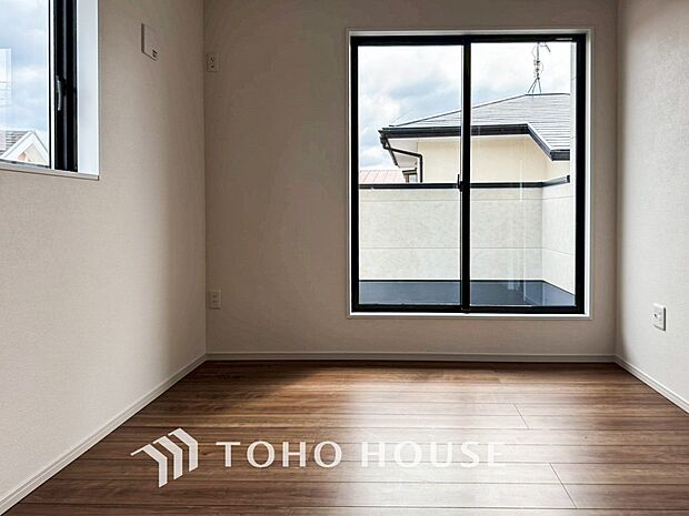 1日の疲れを癒し、心地よく寛げるようゆったりとした広さを確保しています。