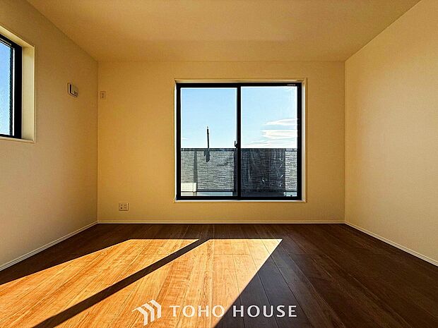 家族一人ひとりの大切なプライベート空間。感性で個性的に飾って頂けるようシンプルに仕上げてあります。