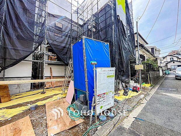 爽やかな青空の下に贅沢なほどに降り注ぐ陽光、豊かな居住性と、クオリティが見事に調和した住空間。