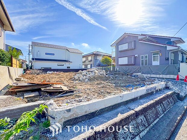 閑静な住宅地で小さなお子様がいるご家族にも安心な住環境が魅力です。