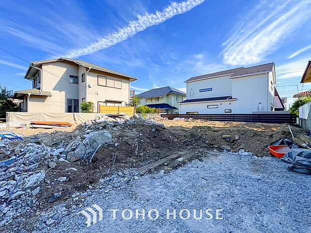 閑静な住宅街の一角、ひと時のくつろぎが生まれ、ゆっくりと愛着が育まれていきます。