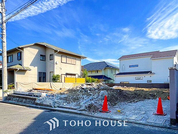 閑静な住宅街の一角、ひと時のくつろぎが生まれ、ゆっくりと愛着が育まれていきます。