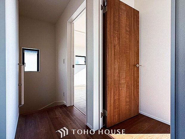 環境の良い場所にセンス良く暮らしたい、こだわりの室内には至福のシーンが繰り広げられます。