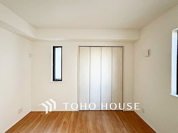 一日の疲れをいやしてくれる主寝室。自分時間を快適に過ごすプライベートルーム。