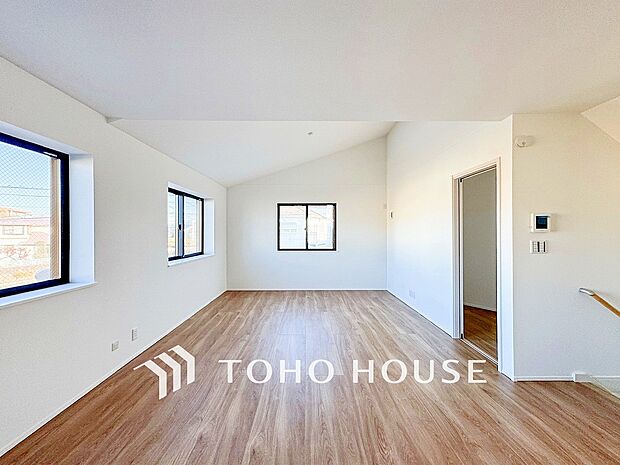 開放感あるリビングダイニング。ご家族とのんびりしたひと時を過ごせますね。