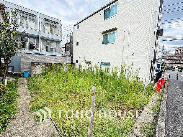 閑静な住宅街の陽当りに恵まれた土地で寛ぎに満ちた生活を。