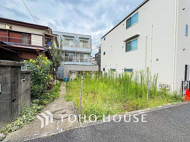 閑静な住宅街の一角、ひと時のくつろぎが生まれ、ゆっくりと愛着が育まれていきます。