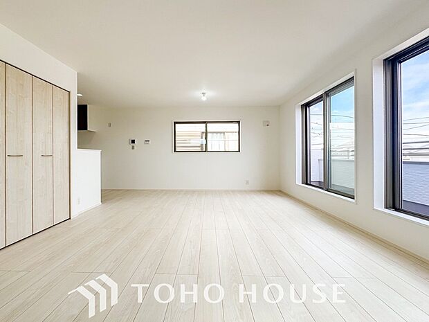 ここにはみんなが集い、食事と楽しい会話が始まるスペース。