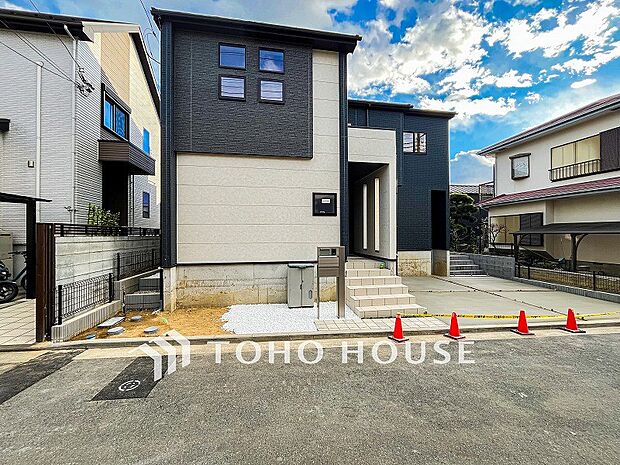 閑静な住宅街の一角、ひと時のくつろぎが生まれ、ゆっくりと愛着が育まれていきます。