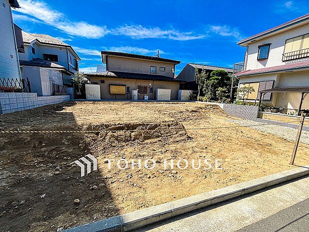 閑静な住宅街の一角、ひと時のくつろぎが生まれ、ゆっくりと愛着が育まれていきます。