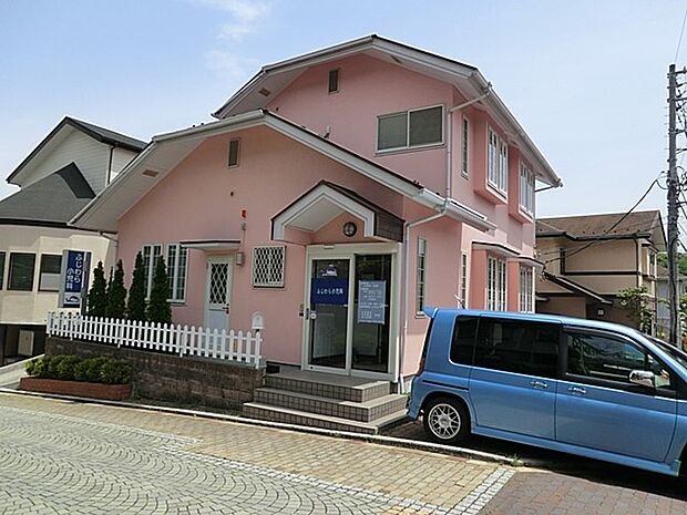 小児科・内科・アレルギー科。お子さんの病気や健康はもちろん、子育て中のご両親の支援も行います。