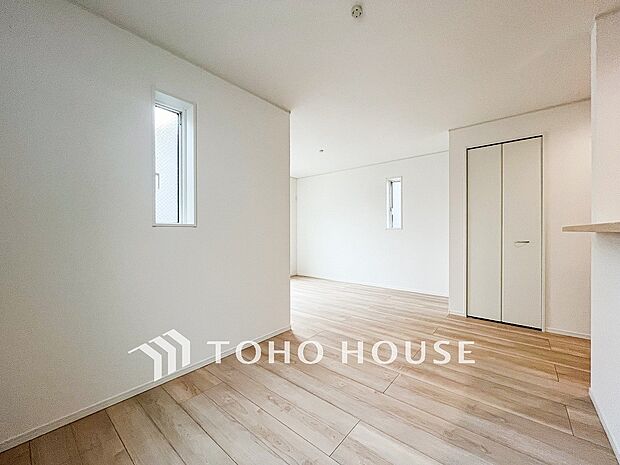 太陽の恵みを一気に受けた明るくあたたかいお住まい。吹きぬける風を感じながら爽やかで風通しの良い暮らし。