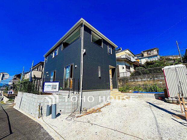 閑静な住宅街の一角、ひと時のくつろぎが生まれ、ゆっくりと愛着が育まれていきます。