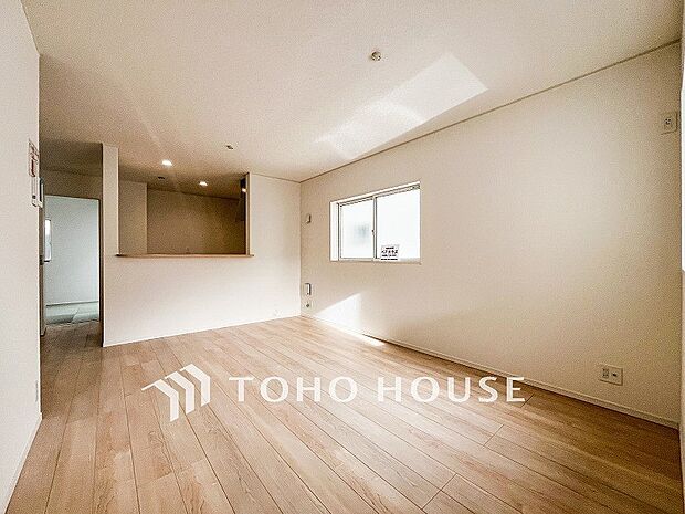 対面式キッチンのあるLDKで家族の会話が弾みます。