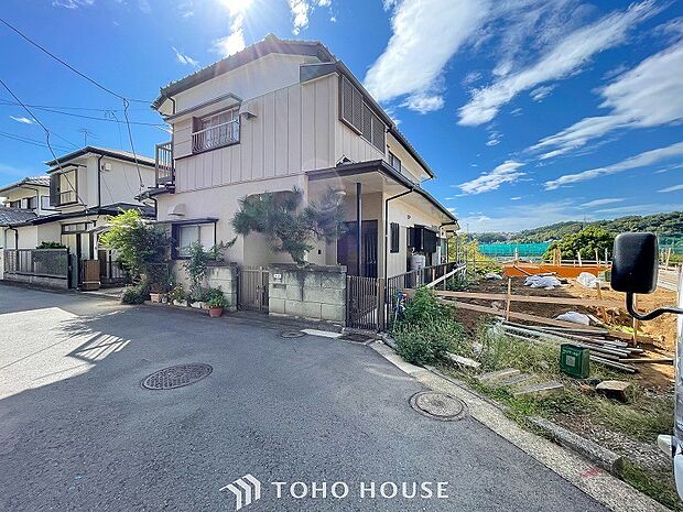 風を感じ青い空から太陽の恵みを感じる温もり溢れる佇まい。