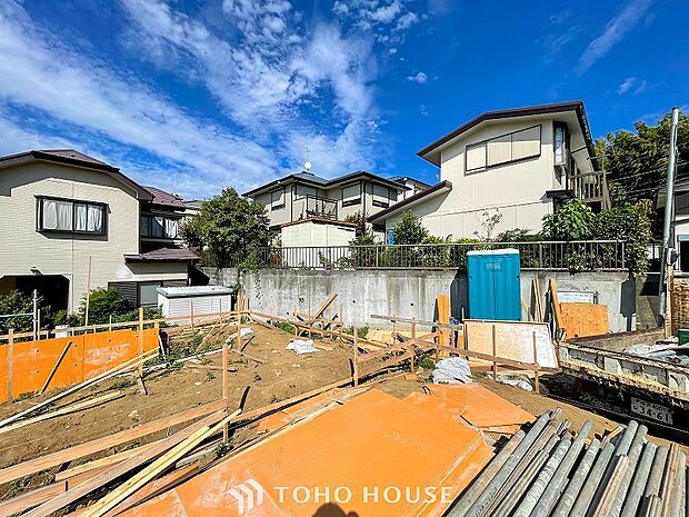 閑静な住宅地で小さなお子様がいるご家族にも安心な住環境が魅力です。