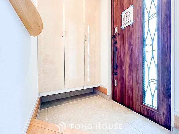 帰り着くたびに洗練されたテイストの空間に迎えられ誇りと喜びを感じる玄関まわりです。