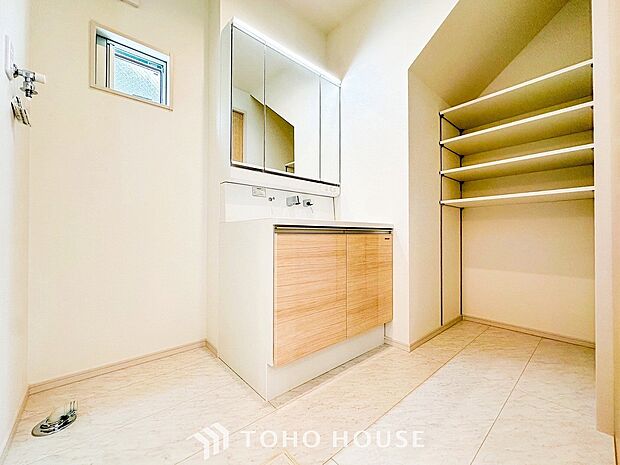 清潔感のあるプライベート空間は、身だしなみチェックや肌のお手入れに最適です。