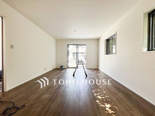 落ち着いた雰囲気に包まれた伸びやかな空間で、ゆったりと家族団らんの時間を過ごせます。