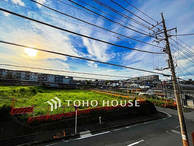 開放的で気持ちの良い眺望と青い空を満喫できます。