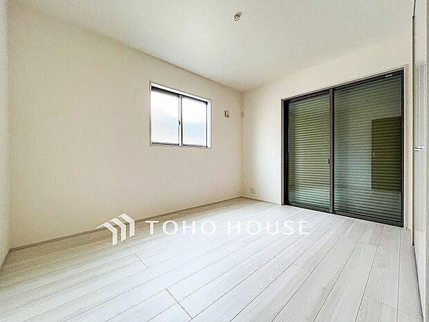 採光もアクセントの一つとして。プライベートルームにはやさしい光が射し込んでいます。