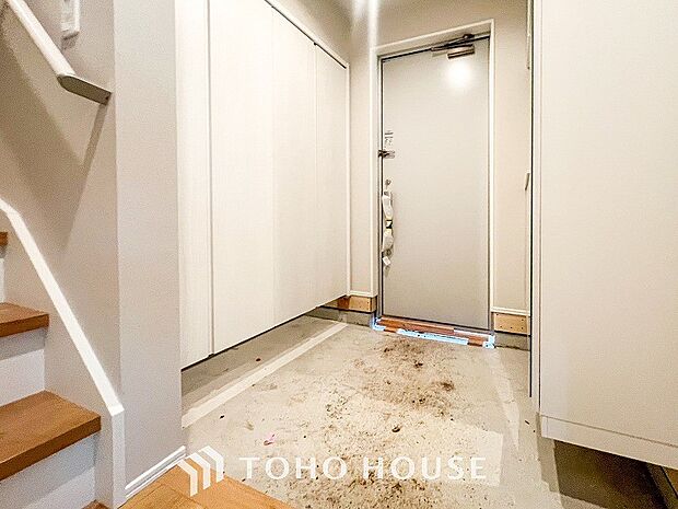 帰宅されるご家族や、訪れる方を優しく迎える・安らぎに満ちた生活空間を予感させてくれます。