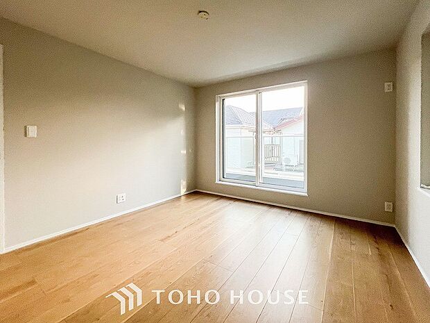 1日の疲れを癒し、心地よく寛げるようゆったりとした広さを確保しています。