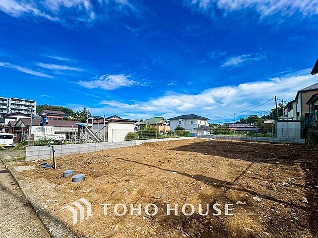 閑静な住宅地で小さなお子様がいるご家族にも安心な住環境が魅力です。