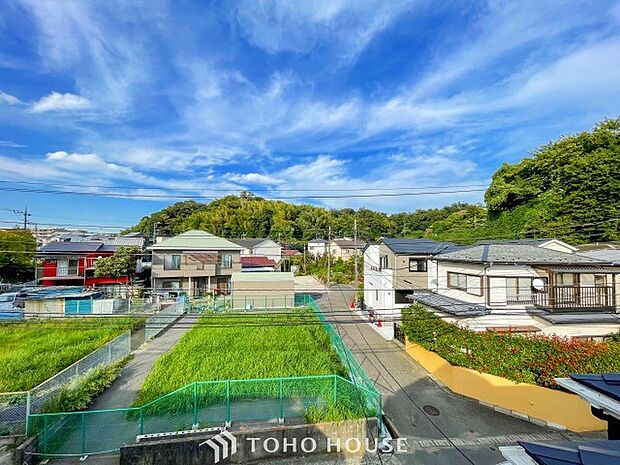 開放的で気持ちの良い眺望と青い空を満喫できます。