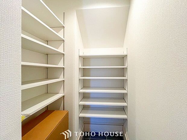 シューズインクローゼット完備でたくさんの靴をしっかり収納。