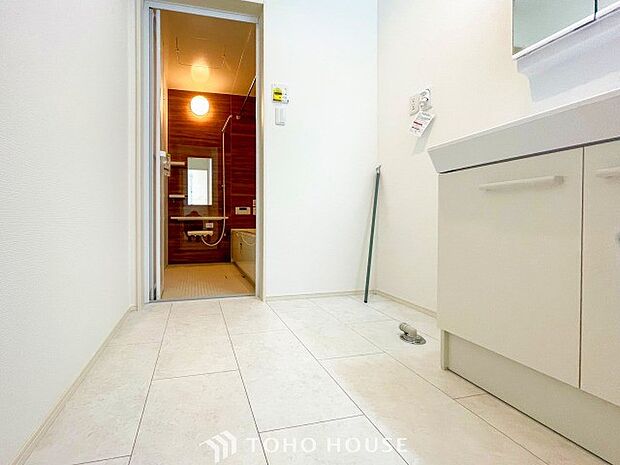 清潔感のあるプライベート空間は、身だしなみチェックや肌のお手入れに最適です。