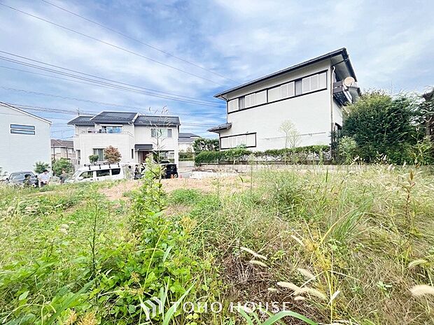 閑静な住宅街の一角、ひと時のくつろぎが生まれ、ゆっくりと愛着が育まれていきます。