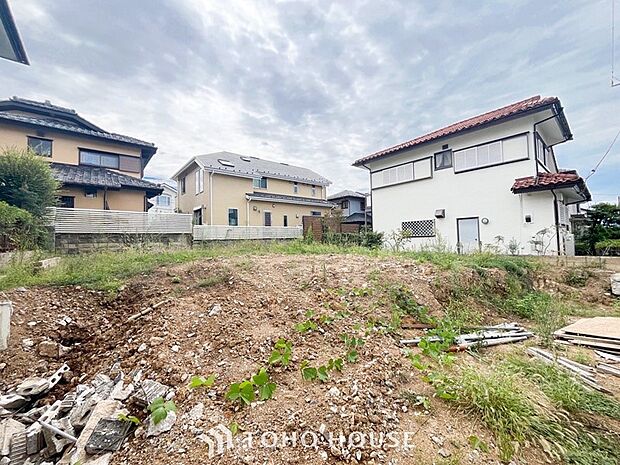 閑静な住宅地で小さなお子様がいるご家族にも安心な住環境が魅力です。