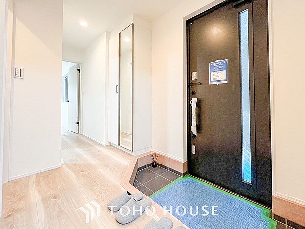 帰宅されるご家族や、訪れる方を優しく迎える・安らぎに満ちた生活空間を予感させてくれます。