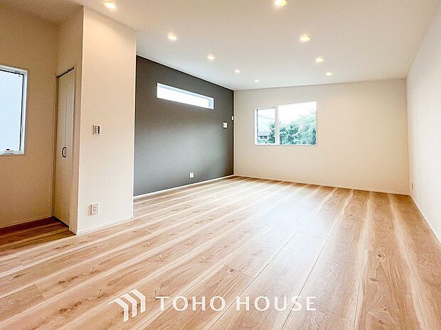 ご家族やお客様との時間など、多くの時を刻む空間。何気なく過ぎる時でさえも上質なひと時となる快適な空間を目指して。