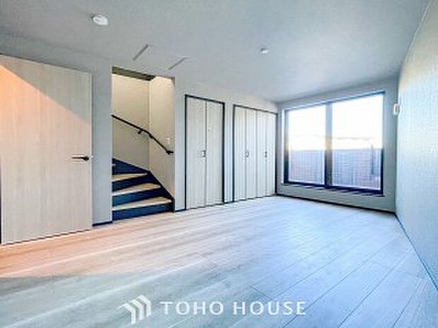 採光もアクセントの一つとして。プライベートルームにはやさしい光が射し込んでいます。