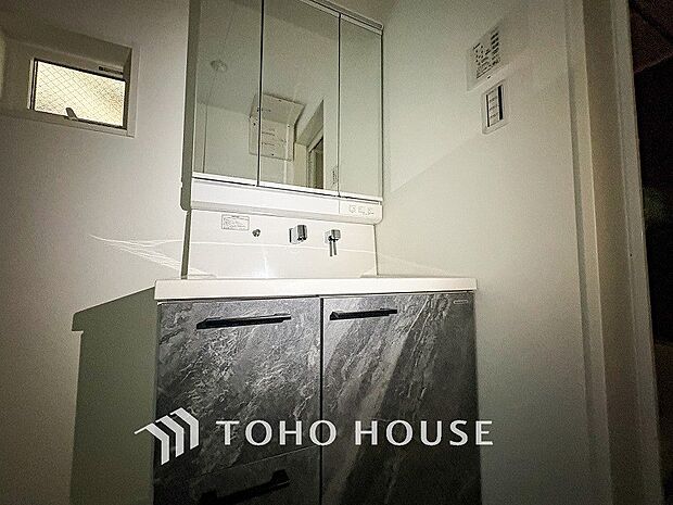 洗面台・洗面所洗面ボウルとカウンターが一体となり、お掃除しやすい洗面化粧台。