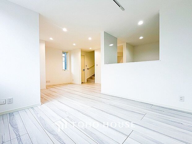 ここにはみんなが集い、食事と楽しい会話が始まるスペース。