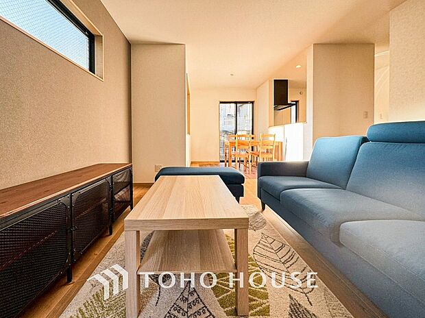 太陽の恵みを一気に受けた明るくあたたかいお住まい。吹きぬける風を感じながら爽やかで風通しの良い暮らし。