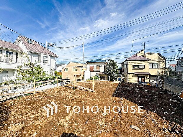 閑静な住宅街の陽当りに恵まれた土地で寛ぎに満ちた生活を。