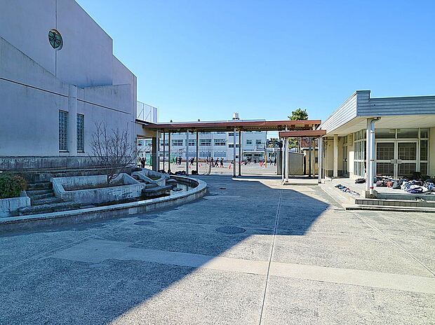 横浜市立大綱中学校