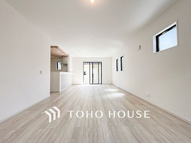 落ち着いた雰囲気に包まれた伸びやかな空間で、ゆったりと家族団らんの時間を過ごせます。