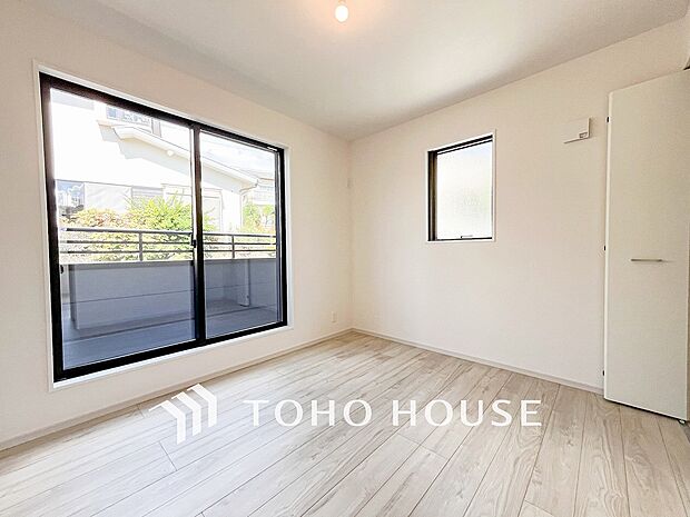 環境の良い場所にセンス良く暮らしたい、こだわりの室内には至福のシーンが繰り広げられます。